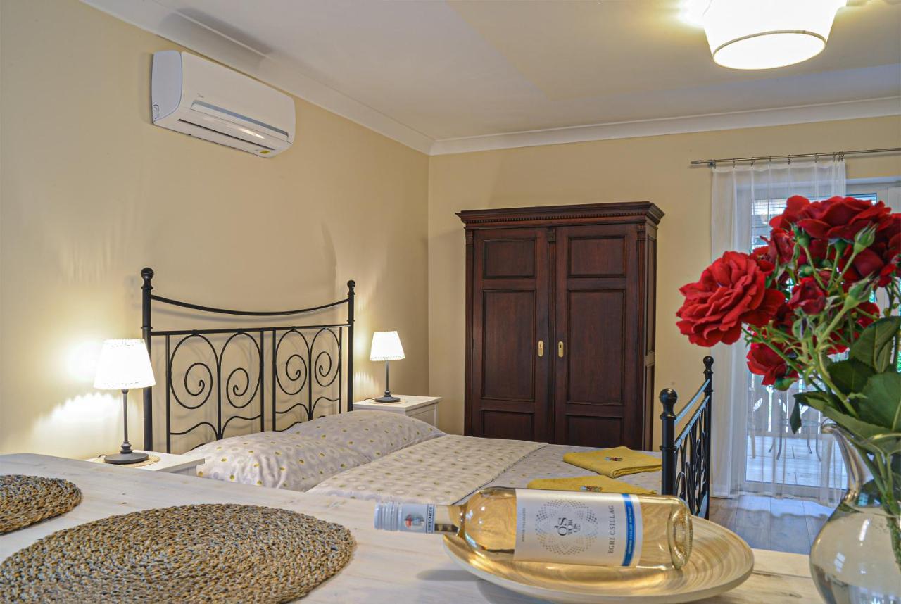 Terrace Apartments Eger Extérieur photo