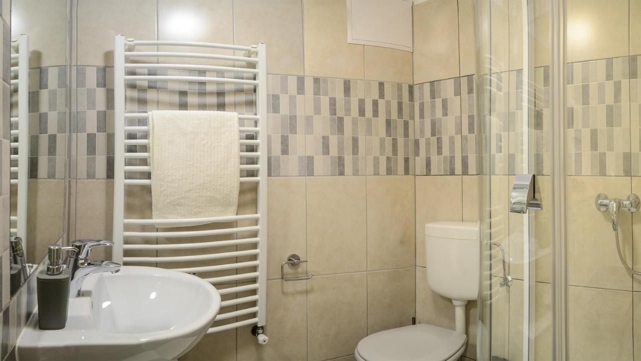 Terrace Apartments Eger Extérieur photo